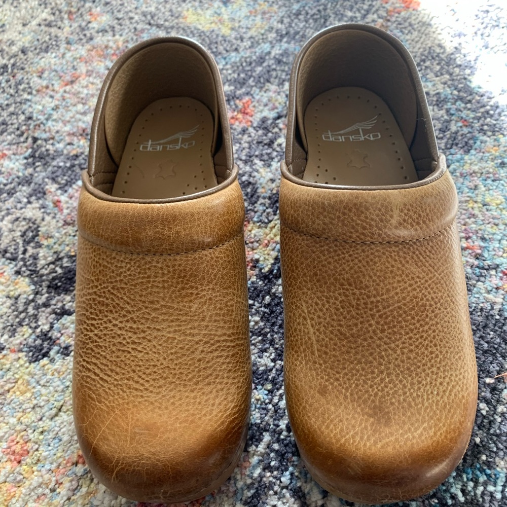 Women’s Size 36 (size 6) Dansko Clogs